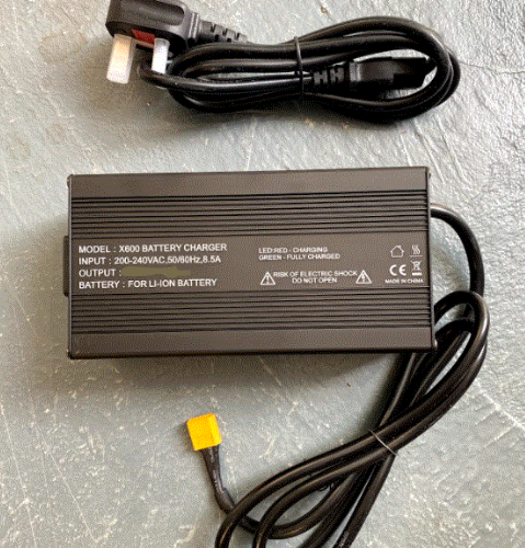 Charger 72v (84v) 8A + UK Plug